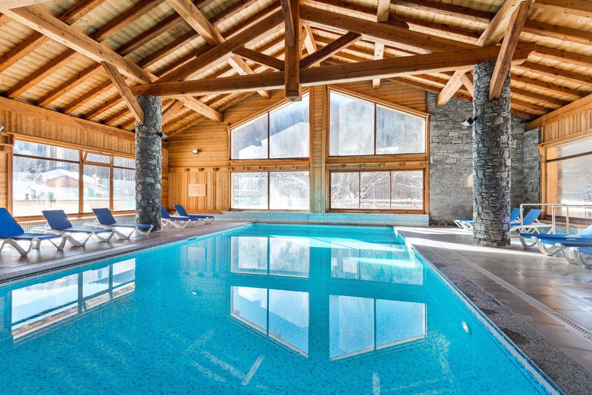 Lagrange Vacances Le Hameau Du Rocher Blanc Serre Chevalier Esterno foto